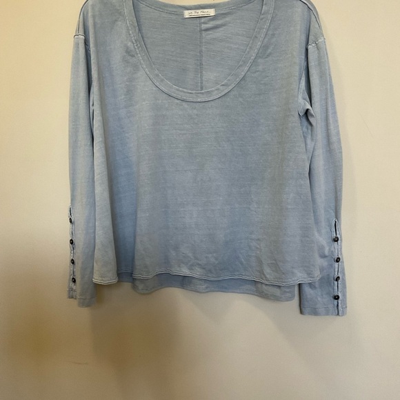 Free People Polar Fog Peony Blue Long Sleeve With Button Detail Top Size Large - Picture 2 of 8
